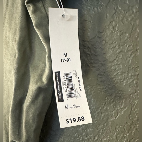 Green jumpsuit - Picture 4 of 6